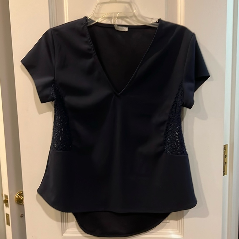 Pretty navy top